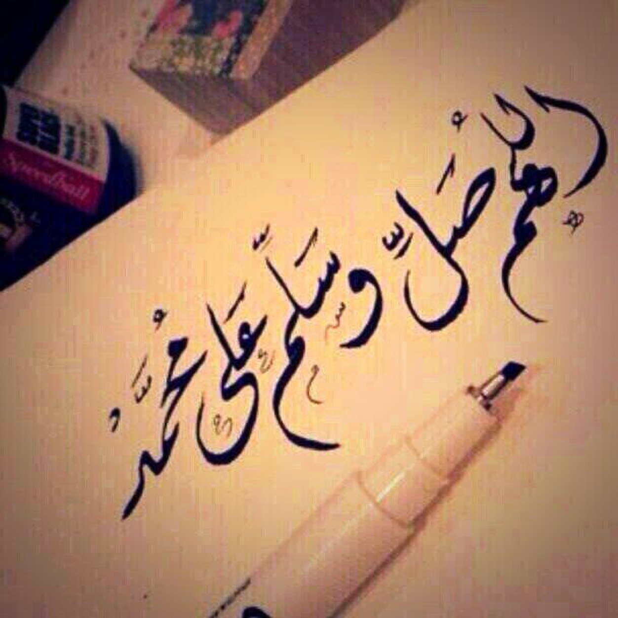 لا اله الى انت سبحانك اني كنت من الظالمين سَ اابتسم لان لديَ حيااھ كبيرھ مليئہ بِ قلوب طيبہَ تجعلنيَ اانسى اان هنااک من خذلني ♥