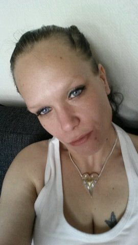 fr_andreassen's profile picture. Denna skrulla Isabelle 36år født og oppvokst i Drøbak men bor i Askim mammahjerte til mirakelet mitt og milohjerteskatten til mammasin