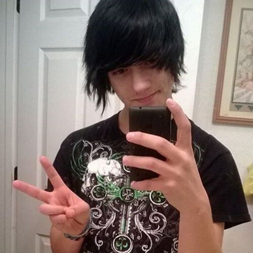 shawn_EMO's profile picture. Stuff I love  1.i love bat man  2.i love my girl  ----------------- What I hate  1.FUCKING LIFE