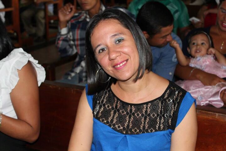 feliz. rodeada de mis chamos.