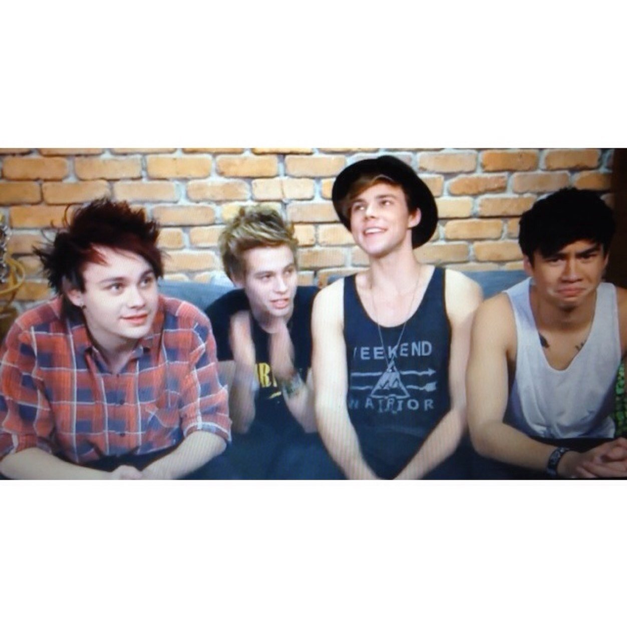 rt in honor of the best 5sos livestream yet