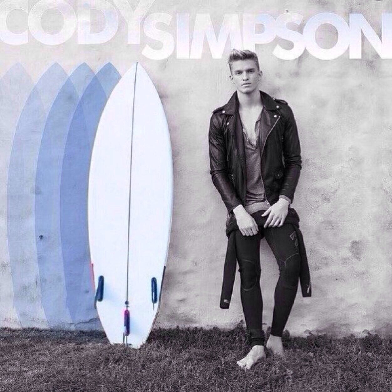 4 girls supporting Cody Simpson.
Alli Simpson was our first follower!
Kristyn,Courtney,Madi,Soph