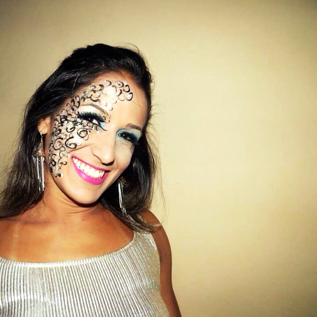Artista Circense, Atleta de Pole Dance, Proprietária e Instrutora do Studio Fly Thaís Pereira e Feliz da Vida!