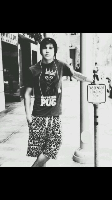 / mahomie for life motherfuckers \                      ☆clark is mighty fine ohhh yeahhh☆                      ♡austin is bæ♡