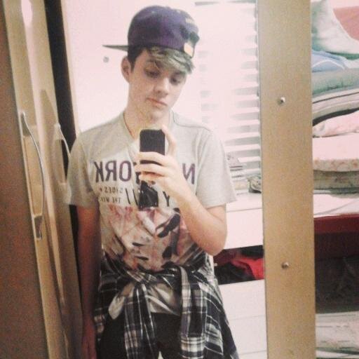 theus_567's profile picture. 