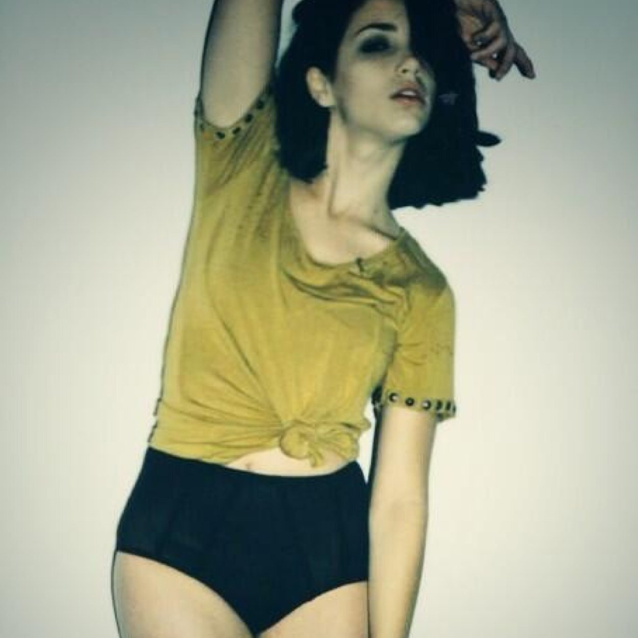 RoseWintcrs's profile picture. descriptively single