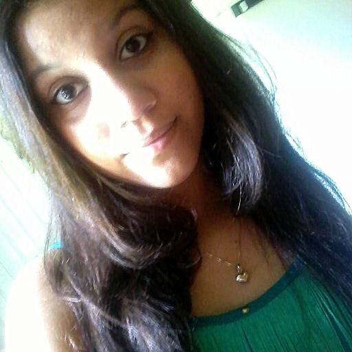 - Confiança eu procuro e encontro em você, Cada dia para nós é algo novo,
Mente aberta para uma concepção diferente, E nada mais importa. ♫'