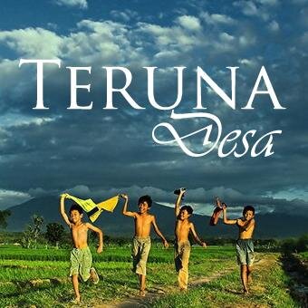 Seorang lelaki gay dari desa dan kini menetap di Kuala Lumpur.