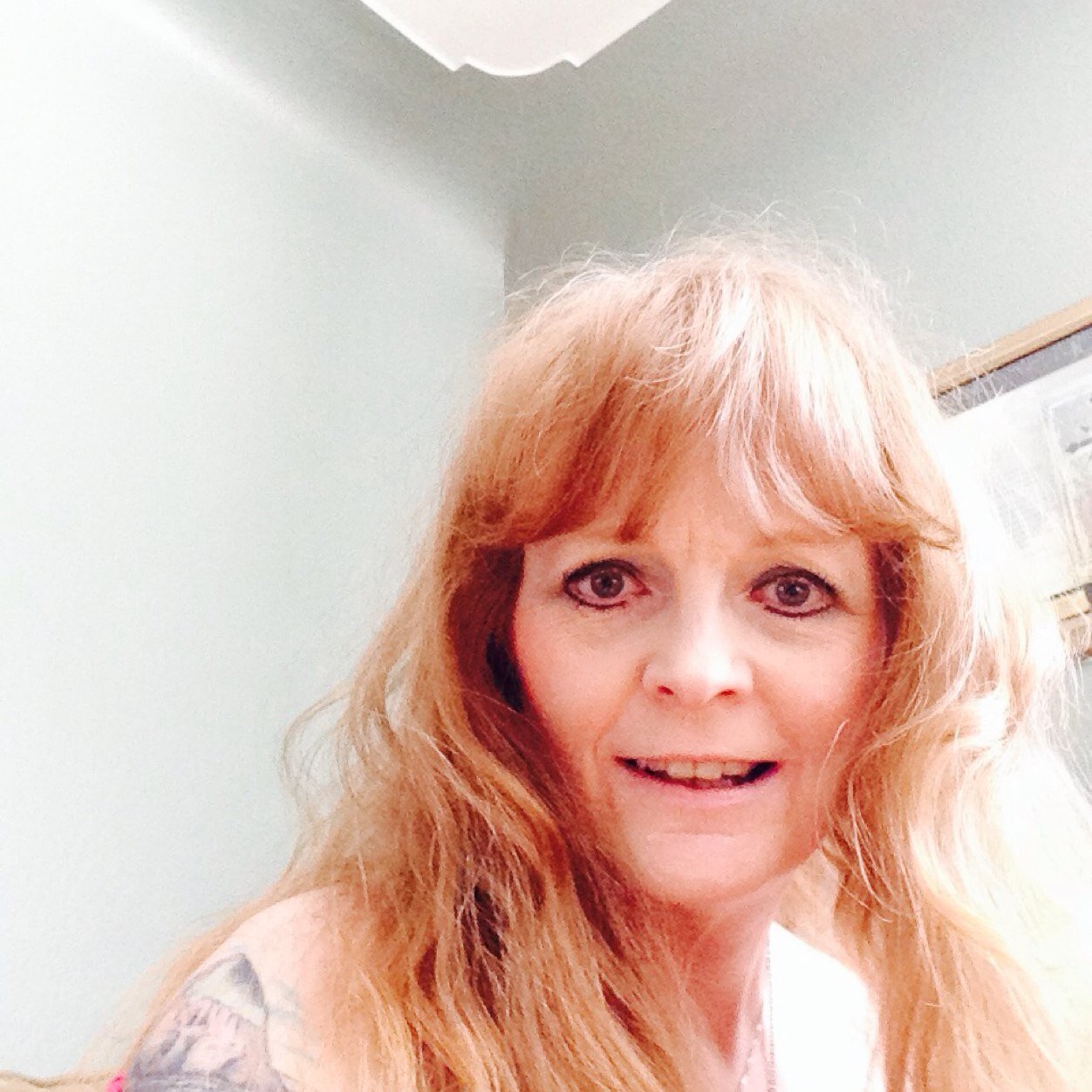 Someone who loves Christ with all of my very imperfect heart. I long to Go and tell in whatever way led.Luv to share truth. Deliciously complicated