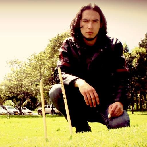 Baterista en The South- Estudiante de Admon. de Empresas de la Universidad Nacional de Colombia