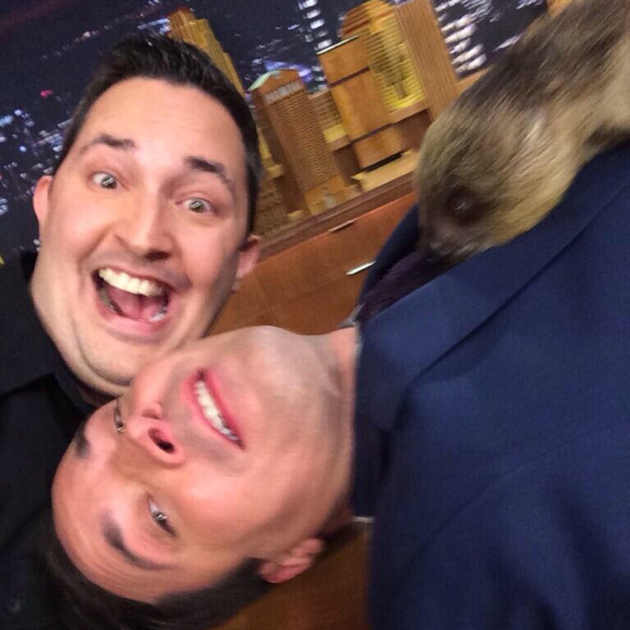 falpalsunite's profile picture. dunk and donuts more funk and go nuts am I right|| HOT SAAXX || tonight show follows!