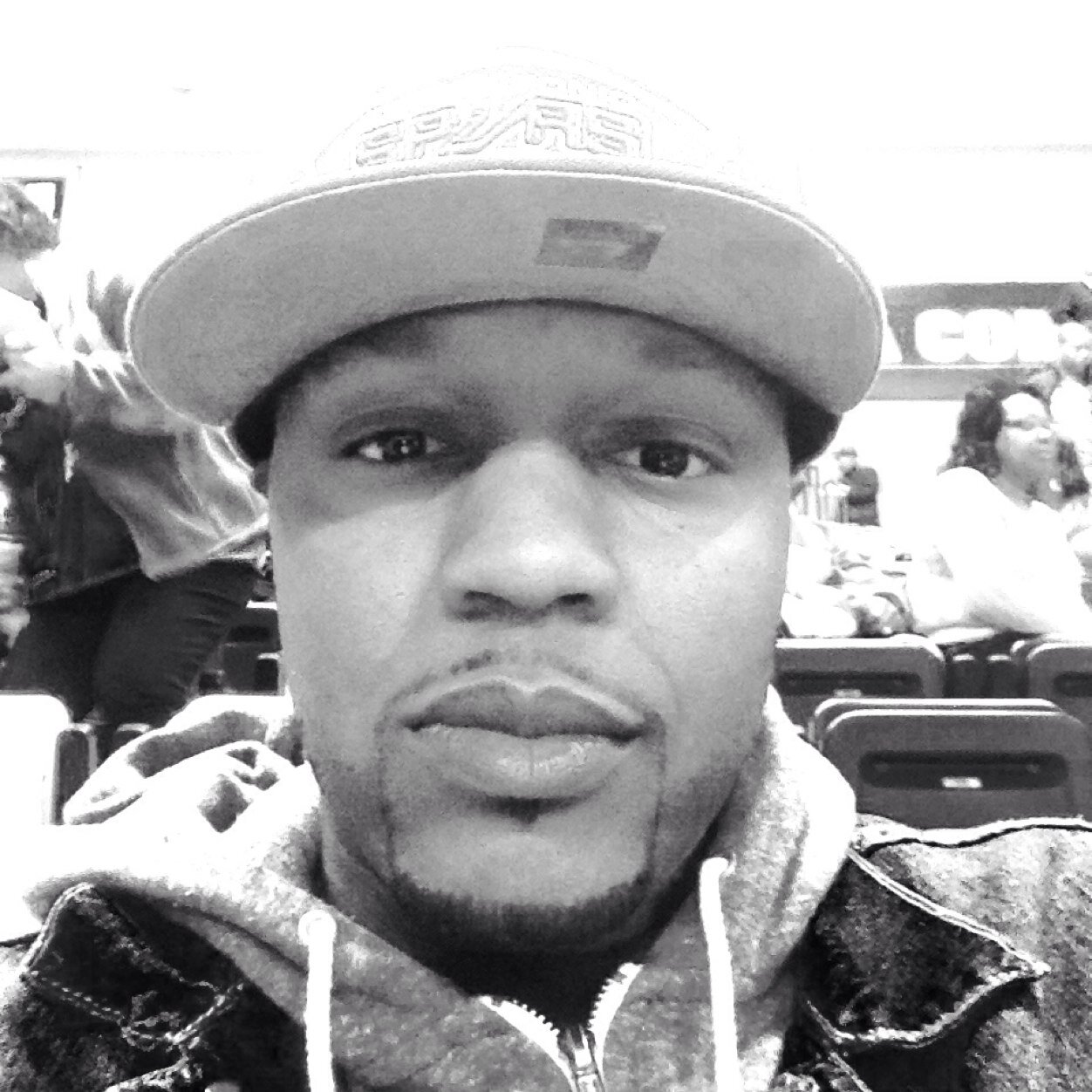 MRHAMPTONROADS's profile picture. Father of 3 beautiful kids! Huge sports fan and sneakerhead!! Love being out and about and still trying to figure out this thing called Life!! 🙌🏿🙌🏿🙌🏿🙌🏿