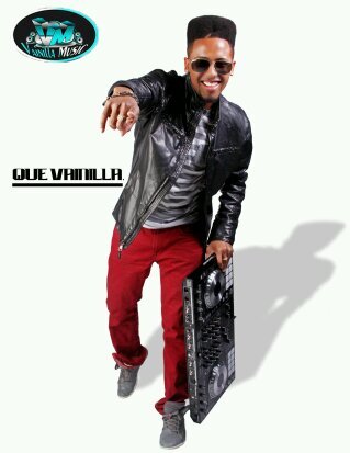 SOY DJ EN CAROLINA Y EN EL AREA DE EL VIEJO SAN JUAN, ME ENCANTA LA MUSICA Y ESPERIMENTAR COSAS NEW
