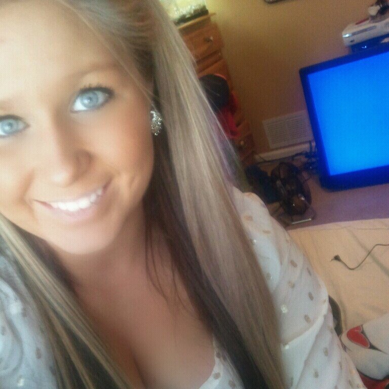 I'm A Soon to be Mommy To Bentlee Keith Cates come June 13th & My heart belongs to jackie cates. ~ Kisses To The Bitches Thay Hate Me ~ XoXo