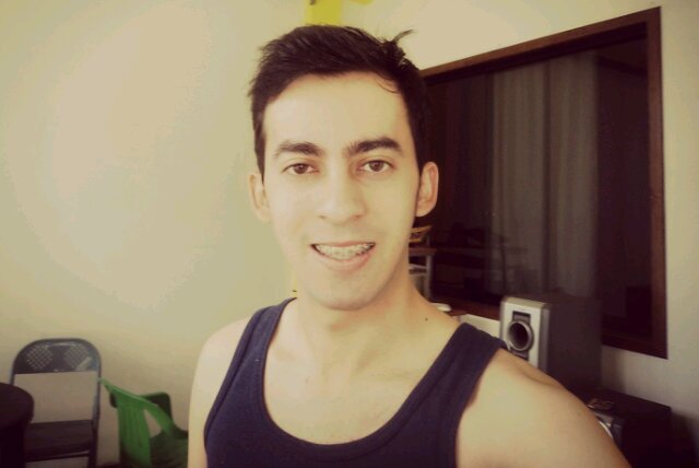 Locutor, Ensayista, Estudiante de Cs. Políticas - ULA, ExCapacitador Regional CNE, Sec. de Cultura Seccional Juvenil AD Edo. Mérida, Poeta y un poco de LocoO...