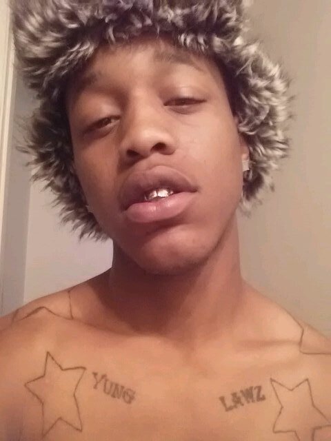 BOSSMANYUNGNylm's profile picture. YLM/BHH 8'13 Brick House Hustlers CEO started with a brick turn it to a house