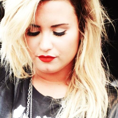هايلور شبير *and Diall
Idol_demi lovato_selena _taylor swift_