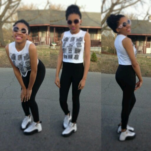 Living MY life w/NO regrets! TAKEN ( Jla ♥ ] collegeGirl (: my nephews hold my heart! SIMPLE... Twatching? may as well FOLLOW!