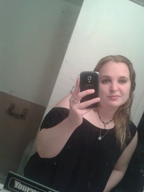 Love 2 chill n I work hard 4 my money if u don't like it its kool cuz I don't care no more!