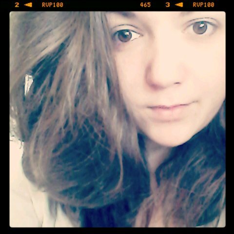 Happiness_Forya's profile picture. 17 yo • Légèrement accroc aux séries.