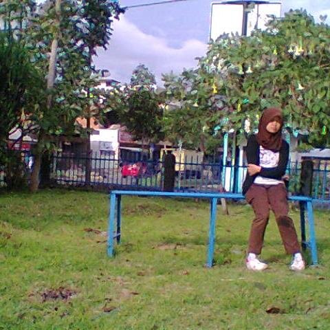 Lahir : 18061998
sekolah : Madrasah aliyah Negeri paGaraLam
alamat : belakang pu !