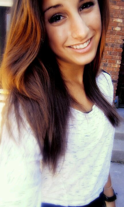 livelovelie2341's profile picture. just a girl who likes to have a little fun!