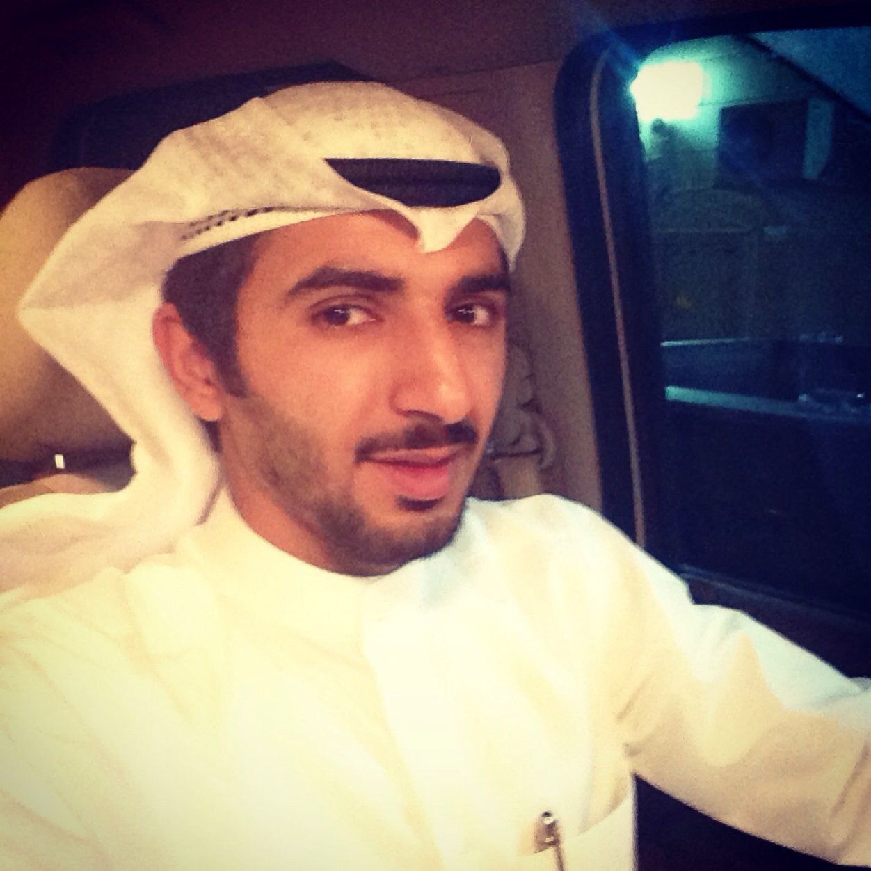 راســي عــلـى صــگــات الايــام مــقــدام وصــدري عــلـى زلات ربــعـي شــمــالــي....