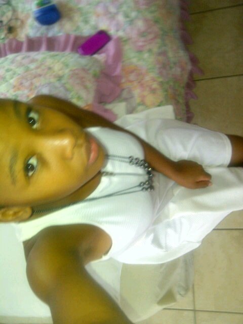 Love music,love people,prEety crazy but very shy,crazy stuff basically•stay true and very experimental tuu!