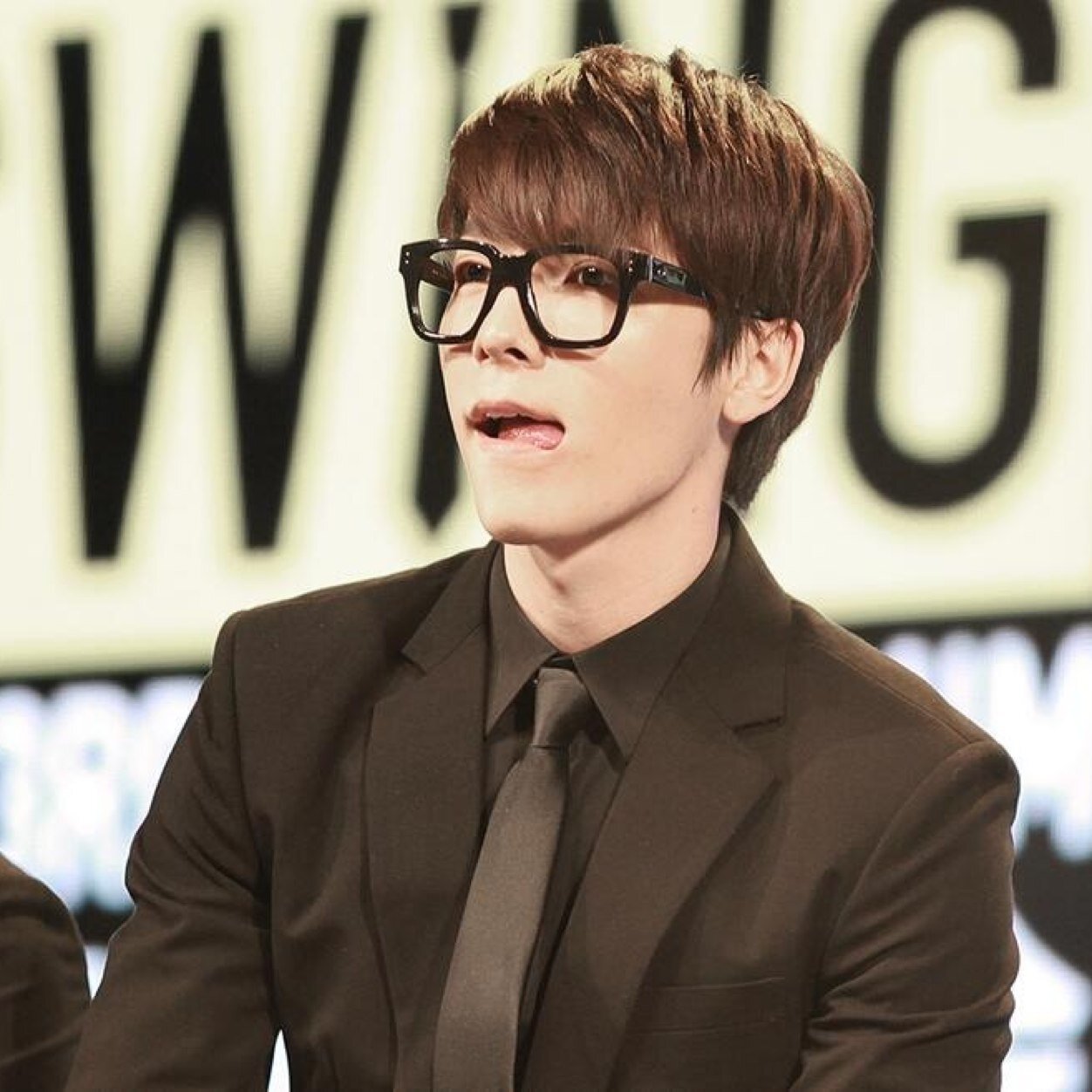 Super Junior Lee Donghae Bot 俺は皆を笑顔にするために生まれたよ。 (ご本人様☞@donghae861015)