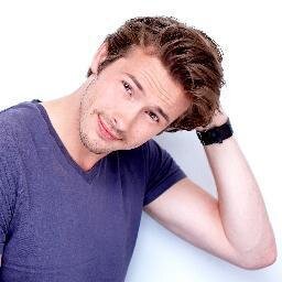 Edwin hier! Houdt nog steeds van Lucas. Zoon van Anton en Bianca. Broer van Sjoerd. Halfbroer: Tim hoort bij @gtstrollenon_