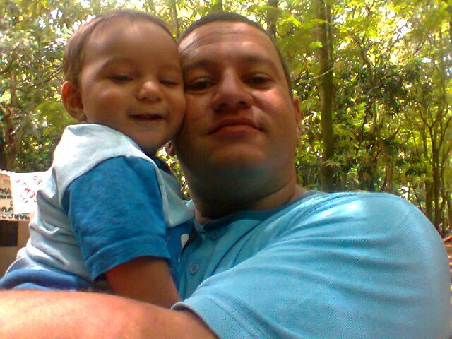 adoro DEUS,JESUS, FAMILIA,São Paulino de coração, gosto muito de massas, churrasco.Curto mais esporte na tv do que pratica-los(um erro)