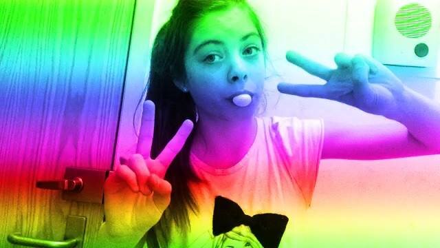 Hi I'm jessica and I love my boyfriend and my friends