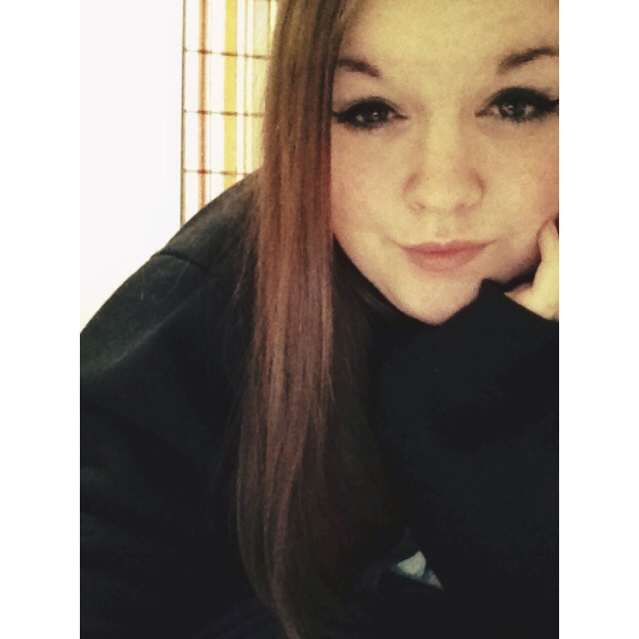 AlexGail13's profile picture. Hi im alex and i like cats, lorde, takin semi-rad photos, and i drive a lot. My tweets make me sound angry but im not i swear  also asap rocky is my bf ok ❤️