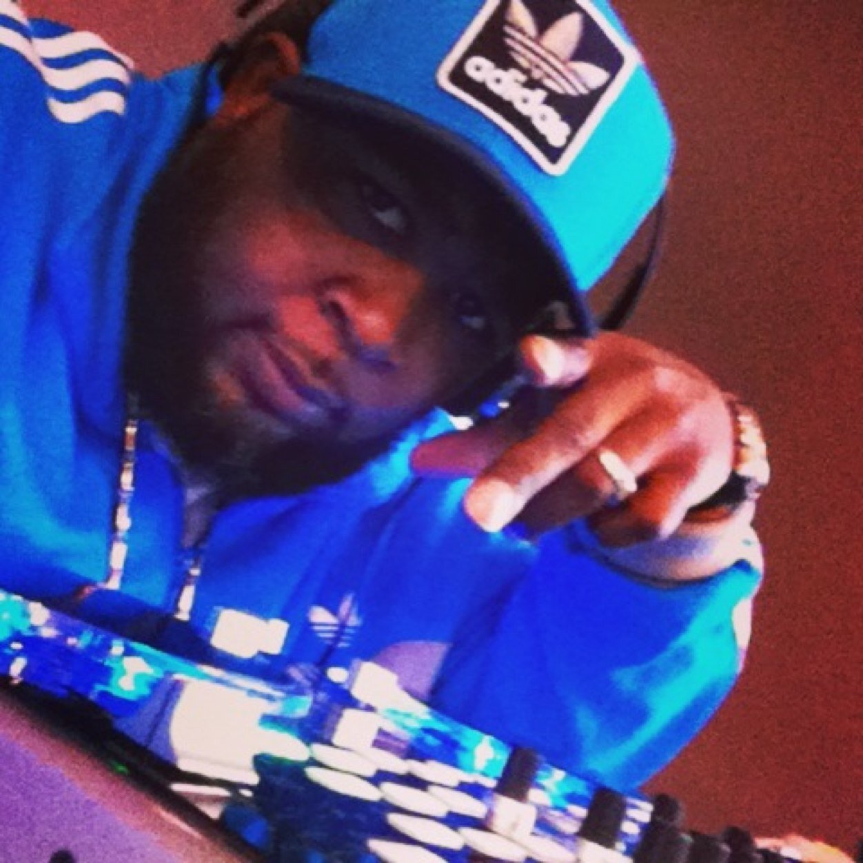 BigMoneyDeal - Emcee DJ Producer
http://t.co/LkVuZY9QR1
Also on http://t.co/ERiucrmMqM
Wake Yo Ass Up Morning Show
8-11am Tues and Thurs