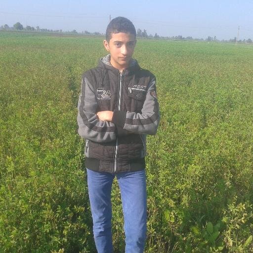 ﺻﻌﺐٌ ﺟﺪﺍً :ﺃﻥ ﺗﺮﺍﻗﺐَ ﻋﺒﺎﺭﺍﺕ ﻣﻦْ ﺗُﺤﺐ
ﻑَ ﺗﻘﺘﻠﻚَ ﺍﻟﻈَﻨﻮﻥْ ﺃﻥ ﺍﻟﻤَﻌﻨﻲ ﺍﻧﺖ ﺃﻡ
ﺷﺨﺺٌ ﺁﺧﺮ , ﺃﻡ ﻫﻮَّ ﻛﻼﻡٌ ﻋﺎﺑﺮ ﺑﻼ
ﻗﺼﺪْ ~