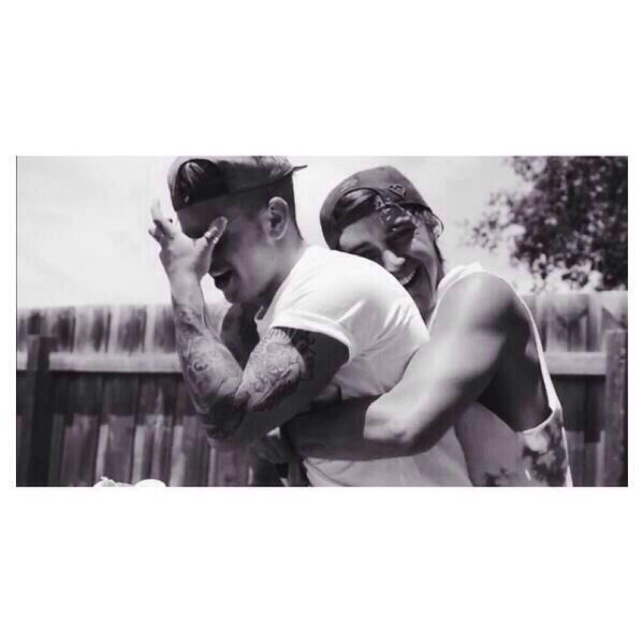 Beausdicksucker's profile picture. Follow @niallpoetic please! I love you