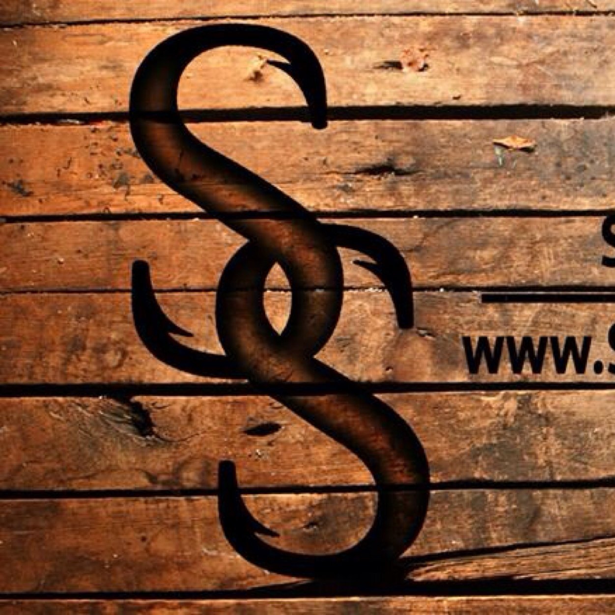 Southern Sport and Southern Sweetheart Clothing. The coolest trend in hunting, fishing, and casual clothing. Tag us/dm your hunting, fishing, and gameday pics!