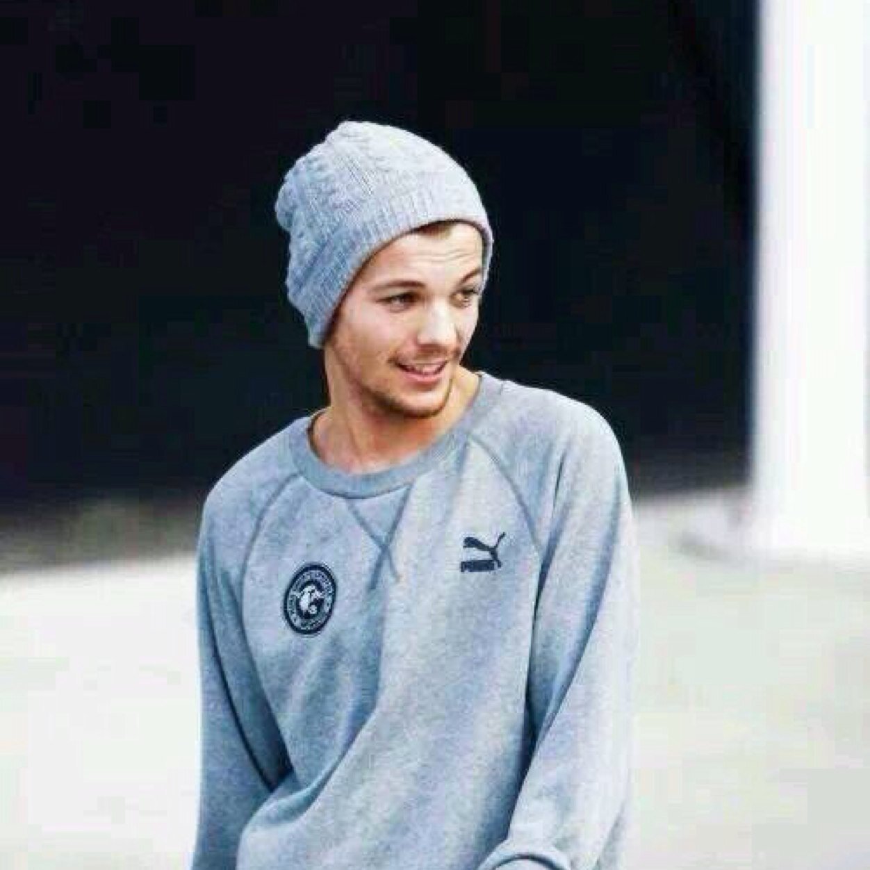 FOLLOW @hilouisx AND ASK HER FOR FOLLOWBACK :) x