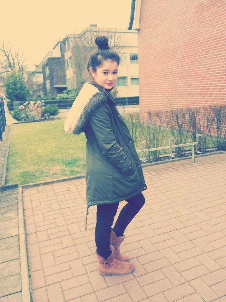 German Girl_Follow me