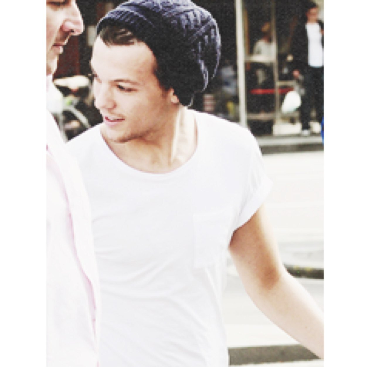Go follow @Cumisha1D ♡