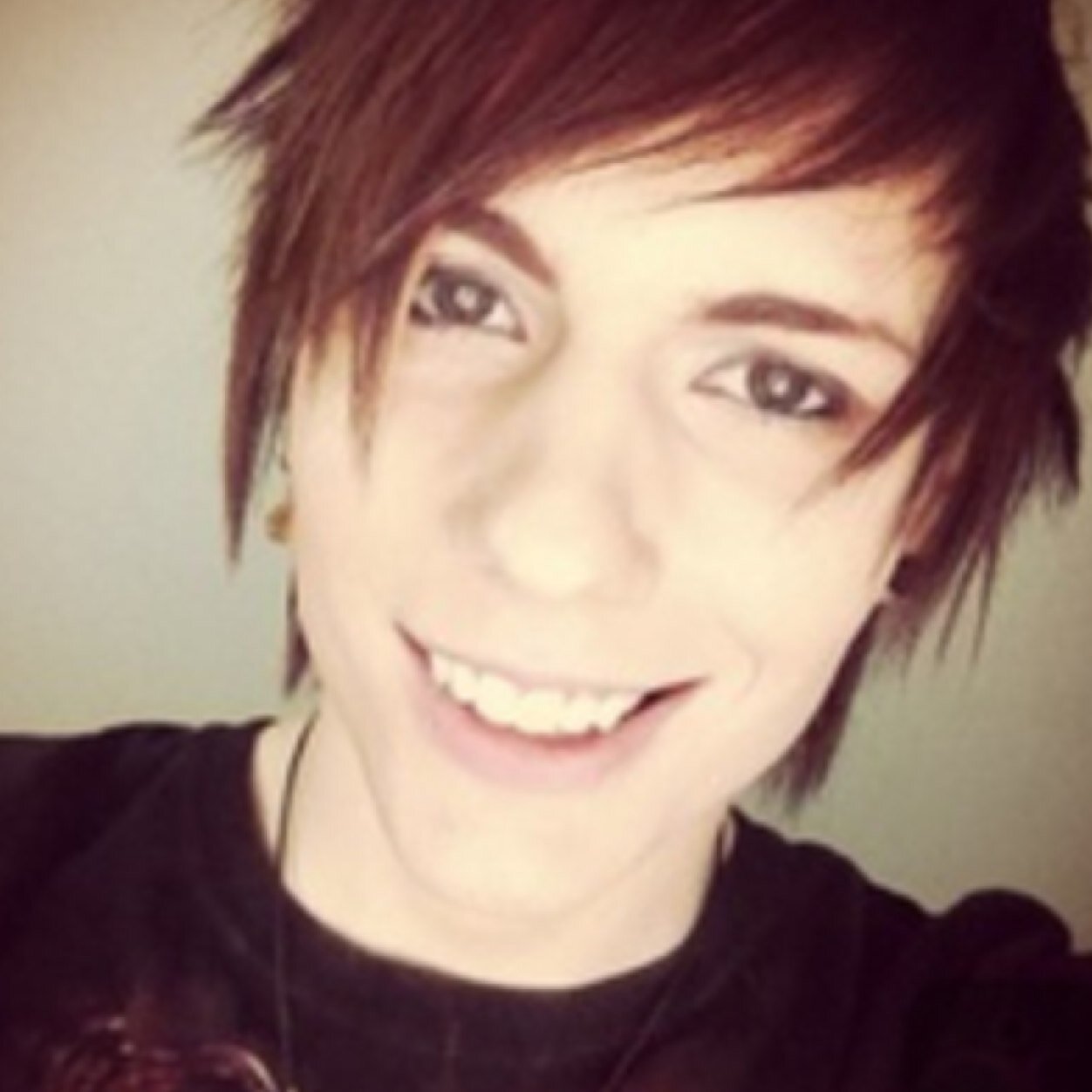 It's nate, mate. @CaplockDestery is my pimp. I buy his weed for him. Wanna be my next druggie?