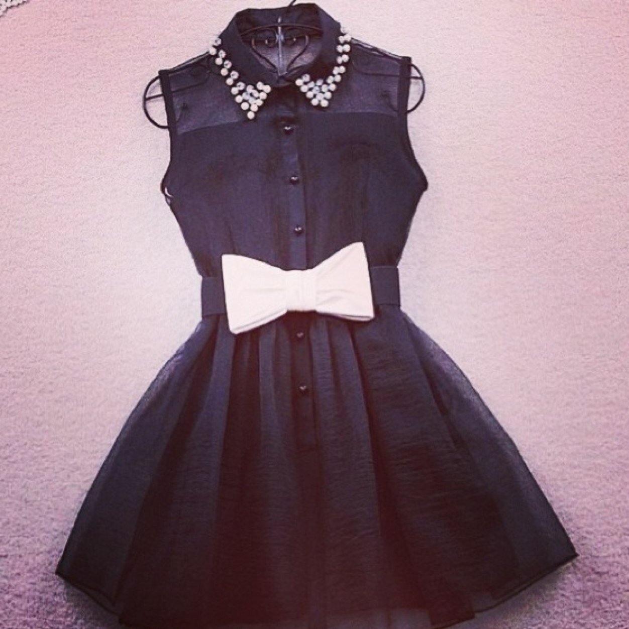 Follow me on instagram: the_amaz_fashion_chick