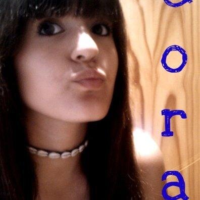 una sonrisa no puede cambiar el mundo.... pero ni mucho menos dejes que el mundo cambie tu sonrisa!! disfrutando de las cosas buenaas de la vida! =).