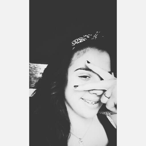 Ela é paz pra Palestina, fé pra Babilônia.