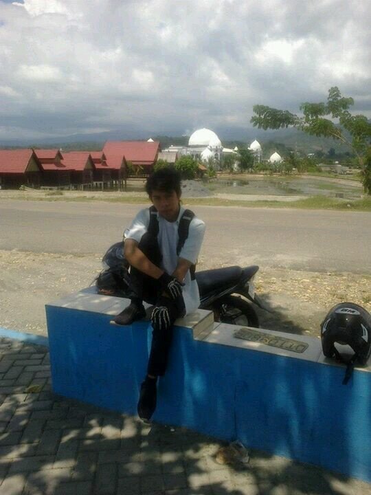 **civil engineering** u.k seni uho** wawotobi high school** one piece**