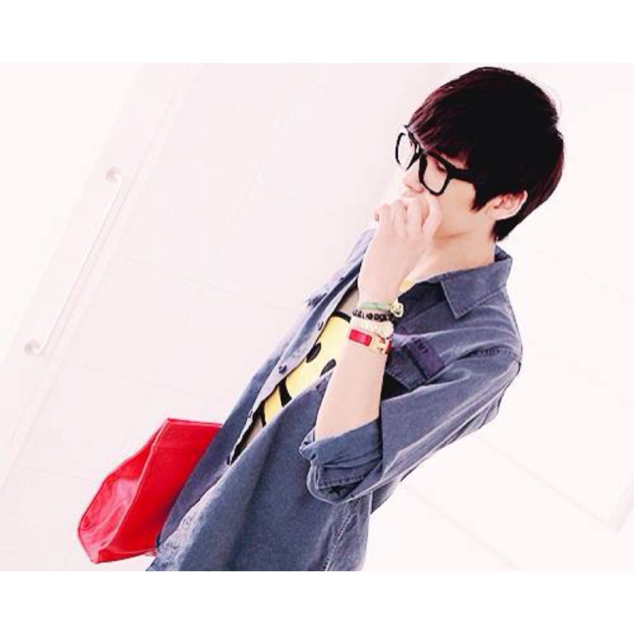 สวัสดีครับ มินจุน เก้าเปื้อน ฟอลผมติดตามผมด้วยนะครับ
ขอบคุณ:)