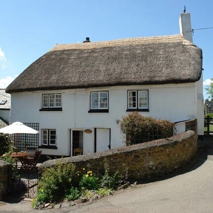 Beautiful 400 year old holiday cottage for rent - sleeps four