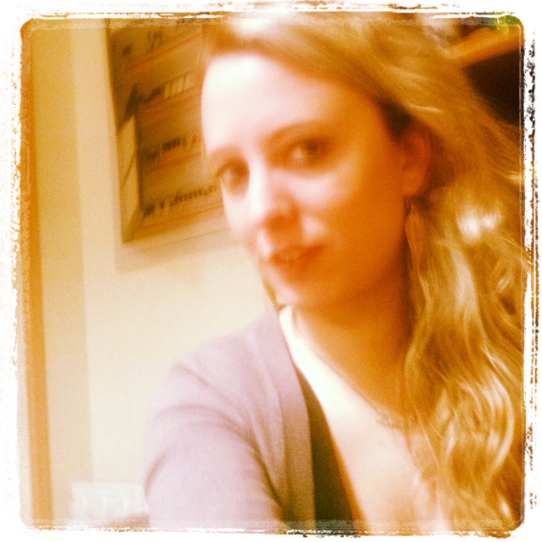 lmesado's profile picture. ¡Qué enorme es el naufragio tan cotidiano y duro de los hombres!