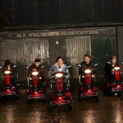 Hola;3 Soy Directioner ;3 Y Arianators Sigueme Y Te Sigo
