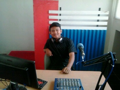 mengurangi pengangguran terutama diri sendiri dengan cara buka usaha sendiri!!!
#dha.co_chan.